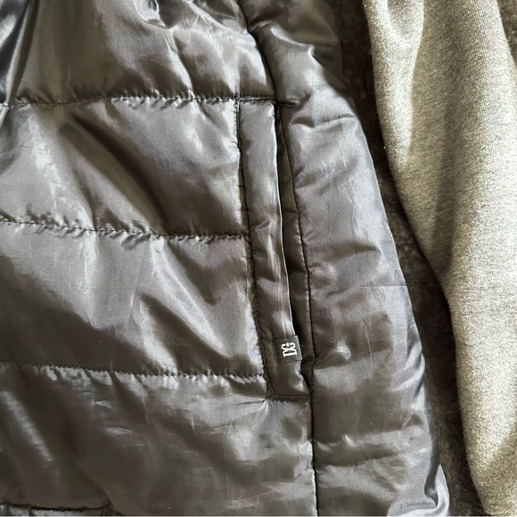 DC puffer vest hoodie - Picture 3 of 4